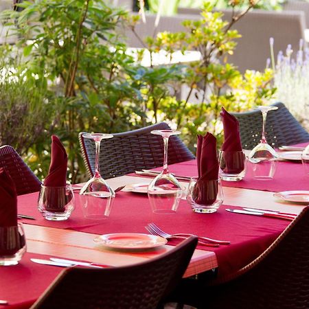 Logis Hotel-Restaurant Le Chene Vert Saint-Pourçain-sur-Sioule Εξωτερικό φωτογραφία