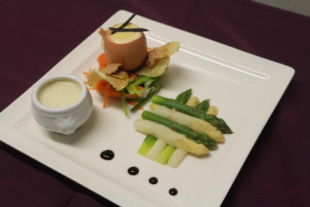 Logis Hotel-Restaurant Le Chene Vert Saint-Pourçain-sur-Sioule Εξωτερικό φωτογραφία