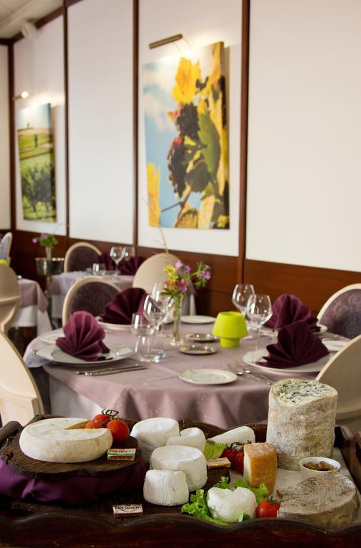 Logis Hotel-Restaurant Le Chene Vert Saint-Pourçain-sur-Sioule Εξωτερικό φωτογραφία