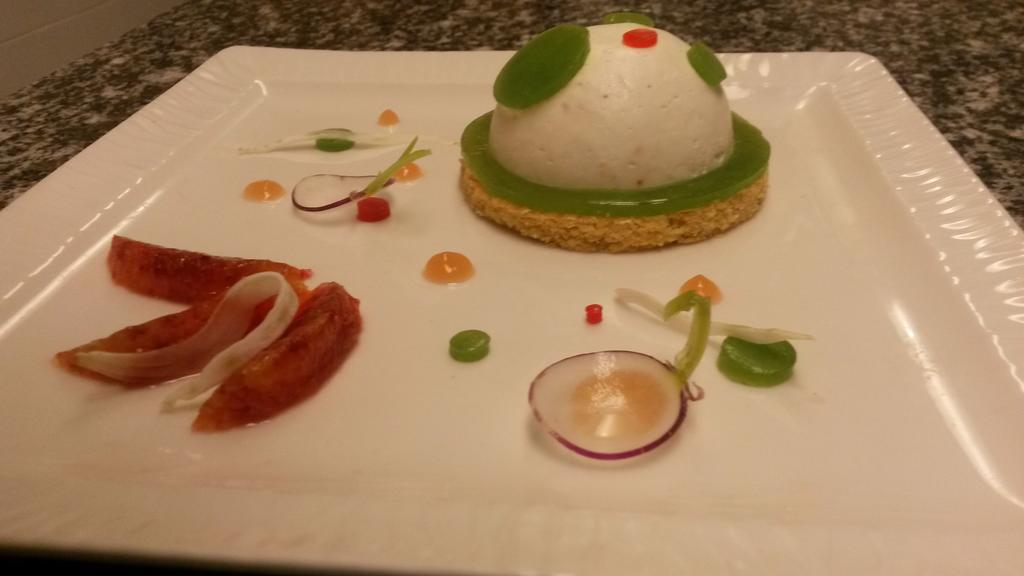 Logis Hotel-Restaurant Le Chene Vert Saint-Pourçain-sur-Sioule Εξωτερικό φωτογραφία