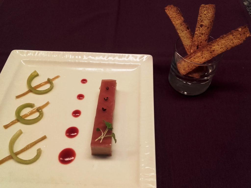 Logis Hotel-Restaurant Le Chene Vert Saint-Pourçain-sur-Sioule Εξωτερικό φωτογραφία
